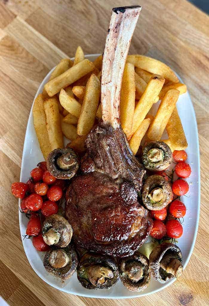 FOOD 26 Tomahawk sharing platter